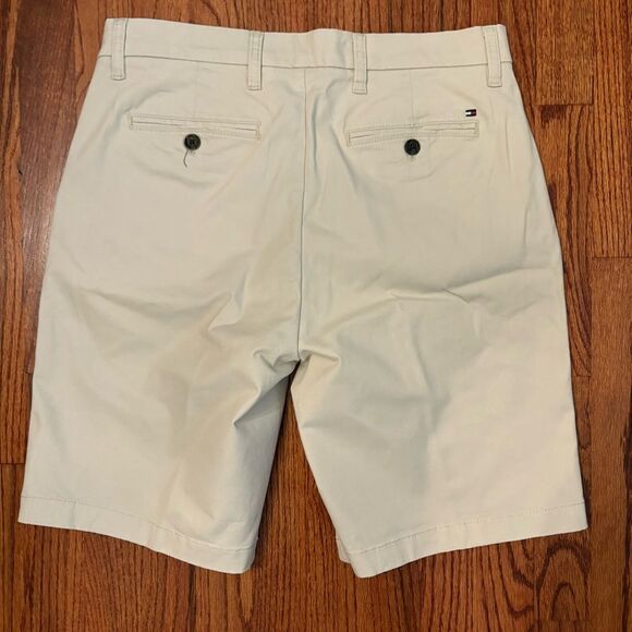 TOMMY HILFIGER Classic Fit Chino Shorts Khaki Beige Size 30 - Picture 5 of 6